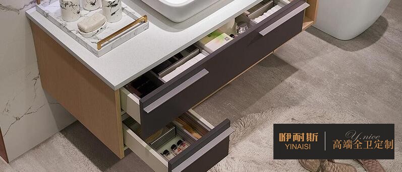 开放式存储是一种日益增长的浴室趋势,不管是小户型还是大户型都适用。 开放式存储是一种日益增长的浴室趋势,不管是小户型还是大户型都适用。